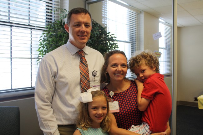 Alumni Jason and Lauren Haney with children Emma and Samuel