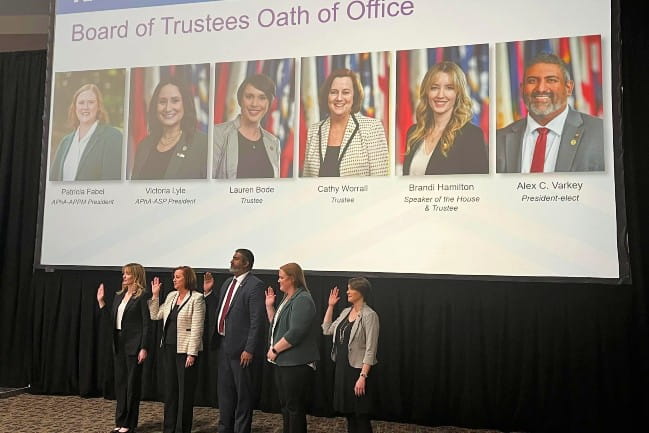 Cathy Worrall sworn in as APhA trustee